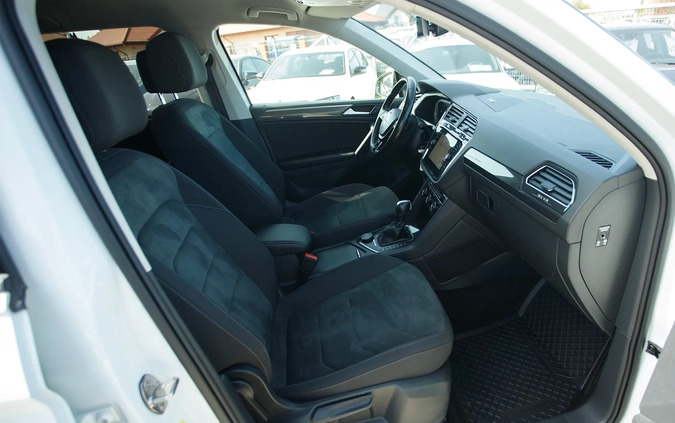 Volkswagen Tiguan cena 124900 przebieg: 200000, rok produkcji 2020 z Gostynin małe 781